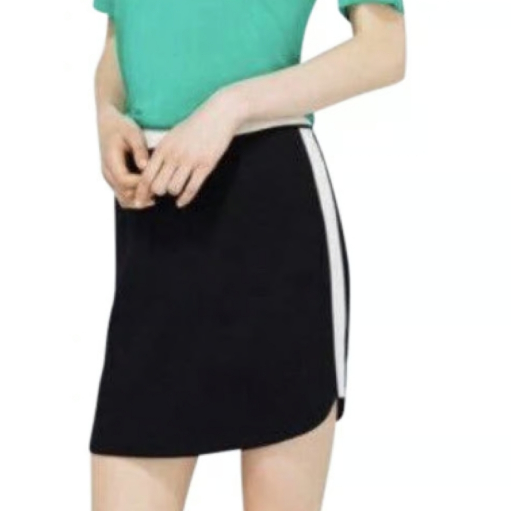 Aritzia Babaton Tyler black cream mini skirt